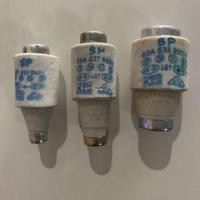 ราคา ลูกฟิวส์ ลูกฟิวส์กระเบื้อง 16A25A63A (6924774748)