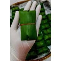 ราคา แหนมหมูโบราณห่อใบตอง อันล่ะ12บ เนื้อหมู หนังหมูเน้นๆ รสชาติกลมกล่อม อร่อยนัวร์ ทำสดใหม่ทุกวัน สะอาดทุกขั้นตอน ไม่ใส่สารกันบูด (21681714067)