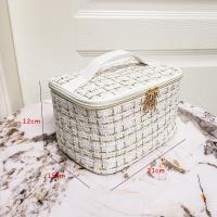 ราคา พร้อมส่ง กระเป๋าเครื่องสำอางค์สไตล์เกาหลีD 35 (21594998762)
