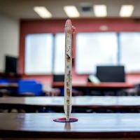 ราคา ปากกาลบได้ หมึกแดง น้ำเงิน ลิขสิทธิ์แท้ Disney (21198946783)