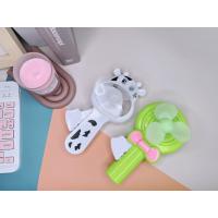 ราคา พัดลมมือถือพัดลมพกพาพัดลมมือบีบการ์ตูนเย็นได้ง่ายๆแค่กดบีบๆคละสีคละแบบ (16152122615)