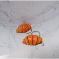 ราคา พวงกุญแจครัวซองต์ พวงกุญแจขนมปัง งานแฮนด์เมด 1ชิ้น (21615967771)