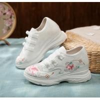 ราคา รองเท้าผ้าใบผู้หญิงแบบใหม่ฤดูใบไม้ผลิและฤดูร้อนรองเท้าปักลายรองเท้าผ้าสไตล์ปักกิ่งแบบเก่ารองเท้ากีฬาพื้นหนาแบบลำลองรองเท้าสไตล์โบราณใส่ด้านในสำหรับผู้หญิง (21301578032)
