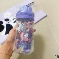 ราคา ขวดน้ำพลาสติก กระบอกน้ำของเด็ก กระบอกน้ำแบบพกพา มีฝาปิดพร้อมหลอด ขวดน้ำพกพา ขวดน้ำไปโรงเรียน (21780022324)