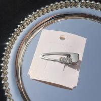 ราคา กิ๊ฟติดผมหรูๆ กิ๊บติดผมโลหะสีเงินหัวใจตัวอักษรประดับเพชรเกาหลีแฟชั่นหน้าม้าคลิปด้านข้างปากเป็ดเครื่องประดับผมเด็กผู้หญิง ACFUNY (21015289974)