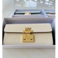 ราคา กระเป๋าทรงสี่เรุ่นใหม่ LYN ลิน สายโซ่ ลายพิมพ์ (7836993094)