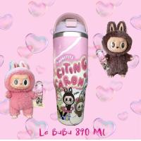 ราคา พร้อมส่ง แก้วเก็บความเย็น ร้อนLABUBU แก้วเยติลาบูบู้ สแตนเลส304 ขนาด30ออนซ์ 890ML แถมหลอดมาในตัว มี2ช่อง สำหรับดูดและยกดื่ม สกรีนลายน่ารัก สีสวยสดทั้งใบ งานเกรดพรีเมี่ยม ลายฮิต ไม่ตกเทรน (21830610200)