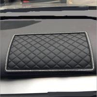 ราคา แผ่นรองมือถือกันลื่นในรถยนต์ แผ่นกันลื่นในรถยนต์ แผ่นกันลื่นใส่ของ ถาดซิลิโคน ถาดกันลื่นในรถ ยาว 18 กว้าง 13 5 (8138448625)