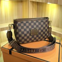 ราคา พร้อมส่งจากไทย กระเป๋าสะพายข้าง ทรงสี่เหลี่ยม ตาราง 9922 (21704191120)