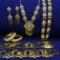 ราคา March jewelry เครื่องประดับชุดไทยเจ้าสาว 5 ชิ้น เข้าได้กับงานเลี้ยงงานรื่นเริง ประกอบด้วย สร้อย ต่างหู กำไล สังวาลย์ เข็มขัด (21462469405)