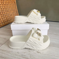 ราคา All About Things NEW รองเท้าแตะแฟชั่น แบบสวม พื้นหนา4CM มาพร้อมอะไหล่ทองสุดคิ้ว สินค้าพร้อมส่ง (21476820298)