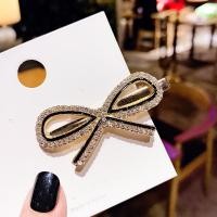 ราคา กิ๊บติดผมแฟชั่น กิ๊บล้อมเพชร ลายหัวใจ ดอกไม้ โบว์ เครื่องประดับ ตกแต่งผม เรียบหรู (21780035530)