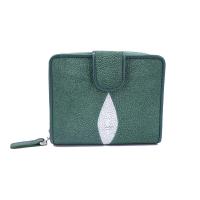 ราคา กระเป๋าสตางค์ผู้หญิง กระเป๋าสตางค์ใบสั้น หนังปลากระเบนแท้ รุ่น 9814 แถมฟรีพวงกุญแจหนังปลากระเบนแท้ (14536545180)