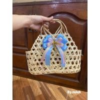 ราคา กระเช้าตรุษจีน กระเช้าผลไม้ ชะลอมสานไม้ไผ่ ทรงกระเป๋า 4x10 นิ้ว พร้อมโบ (21446780046)