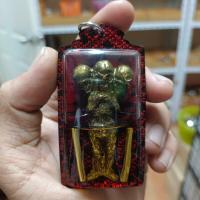 ราคา จี้ลูกกรอกพรายกระซิบ 3 หัวในน้ำมันจันทร์ ผ้ายันตร์แม่นางกวัก ให้โชคลาภทำมาค้าขายดีB (18621130256)