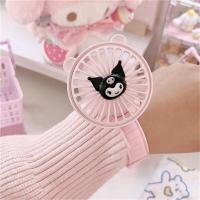 ราคา Freehome ใหม่ Sanrio นาฬิกาข้อมือซิลิโคนแบบมือถือขนาดเล็กที่ชาร์จ Usb สายรัดข้อมือเงียบแบบพกพาพัดลมไฟฟ้าน่ารัก Kuromi Mylody รถเข็นเด็กทารกโต๊ะทำงาน (19200369911)