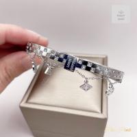 ราคา กำไลข้อมืองานสแตนเลสสีทองขาวB2411ห้อยตุ้งติ้งประดับเพชรที่กำไล รอบวง19cm (21635358408)