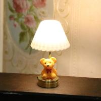 ราคา UWO บ้านตุ๊กตา1 12โคมไฟ LED ขนาดเล็กโคมไฟตั้งโต๊ะรูปหมีน่ารักโคมไฟตกแต่งบ้านโมเดลเฟอร์นิเจอร์อุปกรณ์ตกแต่งบ้านตุ๊กตา (21509029895)