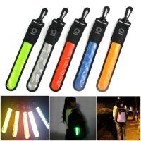 ราคา COD LED เรืองแสงเรืองแสงสะท้อนแสงกระเป๋าเป้สะพายหลังแขวน Night Running Safety Alert เด็กผู้ใหญ่สายรัดข้อมือสายรัดข้อมือกีฬากลางแจ้งจักรยานขี่ Armband Light (8585333055)