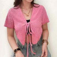 ราคา SODSAI พร้อมส่ง เสื้อครอป เอวลอย แขนสั้น คอวี สายฝอ ผูกโบว์ แหวกหน้า ผ้าร่อง ผ้ายืด สไตล์เกาหลี (21273407171)