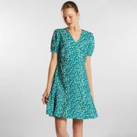 ราคา ESP เดรสลายพิมพ์ดอกไม้ ผู้หญิง สีเขียว Floral Print Dress 06162 (21764182917)
