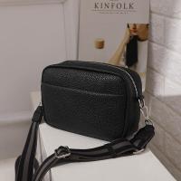 ราคา Crossbody หรือกระเป๋าที่มีสายสะพายข้ามตัว Chicกระเป๋าสะพายข้างผู้หญิงแฟชั่น PUหนัง หนังนิ่ม กระเป๋าสะพายข้างผู้ชาย กระเป๋าสะพาย กระเป๋าสะพายไหล่เดียว สะพายเป้หรือสะพายบ่าก็ได้ (21542835064)