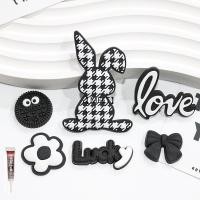 ราคา MEET U 6ชิ้น เซ็ตการ์ตูนHoundstoothกระต่ายdiyถ้วยน้ำโทรศัพท์มือถือหูฟังกรณีรองเท้าแตะหัวเข็มขัดกิ๊บติดผมตกแต่งพีวีซียางนุ่มชุดอุปกรณ์เสริม (21495782811)