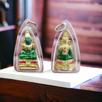 ราคา จี้พระ วัตถุมงคล พระคู่บ้าน พระแก้วมรกต หลวงพ่อโสธร พระพุทธชินราช กรอบพลาสติกกันน้ำ (21911003817)