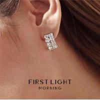 ราคา First Light Morning Zuri Earrings ต่างหูคริสตัล ต่างหู Swarovski ต่างหูแป้น (14302546930)