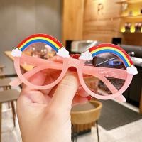ราคา แว่นกันแดดเด็กสีรุ้งน่ารักแว่นกันแดดปกป้อง UV โพลาไรซ์แว่นตากันแดดเด็กแฟชั่นของขวัญวันเกิดสำหรับเด็กเด็กผู้ชายเด็กผู้หญิง (20870731001)
