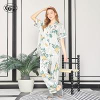ราคา G G Nightwear EN4S002 ชุดนอน เสื้อแขนสั้นคอปก กางเกงขายาว ผ้าซาติน ลายดอกไม้ สีเขียว GR (21763237374)