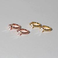 ราคา SWAN Baguette Huggie Earring ต่างหูห่วงเงินแท้ ฝังเพชรคิวบิกเซอร์โคเนีย (21736947618)