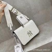 ราคา ประเทศเกาหลีใต้ mlb ลายนูน PU กระเป๋ากล้องสายตายด้าน CNK กระเป๋าสะพายหนังผู้ชายและผู้หญิงกระเป๋าสี่เหลี่ยมขนาดเล็กกระเป๋าสะพายข้างมินิลำลอง 1210 (21085997569)
