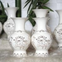 ราคา ขายเป็นคู่ แจกันสีขาวขอบทองเดินเส้นลายดอกบัว กระเบื้องเซรามิคเกรดA หนา เงา สวย มี 2 แบบ (15876253275)