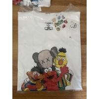 ราคา uniqlo kaws x sesame street มือ1 ของแท้ (18657634251)