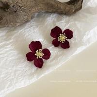 ราคา กำมะหยี่ดอกไม้ต่างหูผู้หญิงแสงหรูหราออกแบบความรู้สึกคุณภาพสูงต่างหูสตั๊ด Shirry (21202328965)