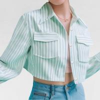 ราคา Closet Crush เสื้อเชิ้ตครอปแขนยาว สีเขียวมิ้นและสีขาว (21938730664)