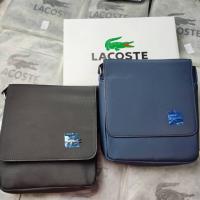 ราคา กระเป๋าลาคอส ขนาด 22 5x21x6cm มี 2 สี ดำ และ กรม (21874829781)