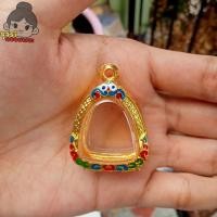 ราคา กรอบพระ กรอบพระชุบทองลงยาคละสี ใส่พระปิดตา3ขนาดตามรูป ขนาดจอกระจก (21703520822)