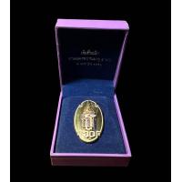 ราคา เข็มที่ระลึกสมเด็จพระกนิษฐาธิราชเจ้ากรมสมเด็จพระเทพรัตนราชสุดาฯ สยามบรมราชกุมารี จัดสร้างในวาระงานฉลองพระชนมายุ5รอบ (21407839609)