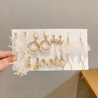 ราคา New Trendy Earrings Gold Fashion Premium Earring Set Classic Gold plated Stud Earrings (21232068361)