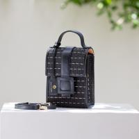 ราคา Chaksarn กระเป๋าเสื่อกกทอมือผสมหนังวัวแท้รุ่น Tally กระเป๋าสะพายใบเล็กใส่โทรศัพท์ (22021470032)