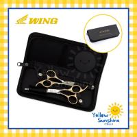 ราคา ชุดกรรไกรตัดผม กรรไกรซอยผม WING สแตนเลส สีเงินด้ามทอง พร้อมกระเป๋าและซองหนัง PVC รุ่น 6 นิ้ว 1 ชุด 2 ด้าม (6175054824)