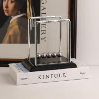 ราคา ลูกตุ้มนิวตัน ลูกตุ้มทางกายภาพ ลูกตุ้มวิทยาศาสตร์ ของเล่นโต๊ะการศึกษา Dreamcradle Balance ลูกตุ้มโลหะ ฟิสิกส์ วิทยาศาสตร์ สํานักงาน เกม เดสก์ท็อป ของเล่น ของตกแต่ง (20766460082)