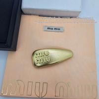 ราคา Miu miu Patent Leather Hair Clip กิ๊บป๊อกเป๊ก มิว มิว งานหนังทอง เงิน งานรอง น่ารัก ราคาเบาๆ 129 ไม่รวมกล่อง (21513741126)