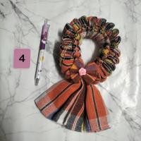 ราคา มาลัยกรผ้าขาวม้า พวงมาลัยผ้าขาวม้า พับจากผ้าขาวม้าขนาดครึ่งผืน พวงเล็ก ลายที่จัดส่งตามโทนสีผ้าที่กดสั่ง (17461125998)