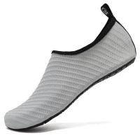 ราคา Coolloog รองเท้าเดินชายหาด รองเท้าว่ายน้ำ รองเท้าทะเล couples aqua shoes รองเท้ากันน้ำ รองเท้าดำน้ำ รองเท้าเดินทะล รองเท้าลุยน้ำ size 36 45 (21505981895)