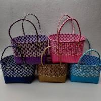 ราคา ตระกร้าสานเส้นพลาสติก กระเป๋าสานเส้นพลาสติก กระเป่าถือ ขนาดเล็ก รุ่นหวานแว๋ว กว้าง19ยาว26สูง21 CM วัดจากขอบปากตระกร้า (8446577335)