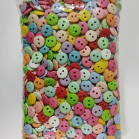 ราคา กระดุมคละสีกลม2รู 11 มิล สำหรับงานฝีมือ งานประดิษฐ์ DIY เสื้อผ้าเด็ก ชุดตุ๊กตา กระดุม ตกแต่ง ตัดเย็บ กระดุมเสื้อ (19388964913)