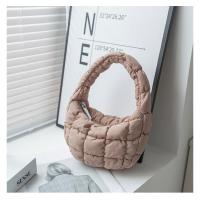 ราคา ส่งฟรี พร้อมส่งจากไทย BNG soft bag กระเป๋าถือ ทรงก้อนเมฆ ผู้หญิง ก้อนเมฆ สไตล์เกาหลี น้ำหนักเบา F2395 (21398155983)